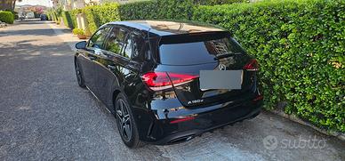 Mercedes-Benz Classe A 180d Premium AMG Night