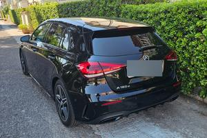 Mercedes-Benz Classe A 180d Premium AMG Night