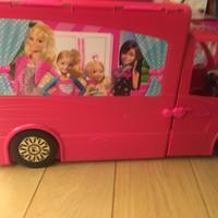Barbie, camper con piscina e accessori completi