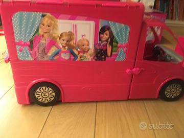 Barbie, camper con piscina e accessori completi