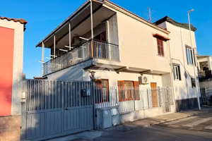 3 LOCALI A SANT'ANASTASIA