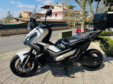 HONDA X-ADV 750 TUTTO INCLUSO ANCHE PASSAGGIO!