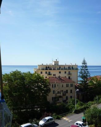 Appartamento centrale vista mare