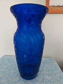 vaso in vetro blu