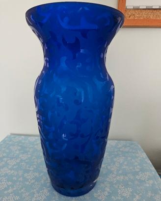 vaso in vetro blu