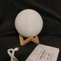 lampada a forma di luna