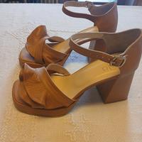 SANDALI PELLE Color cuoio