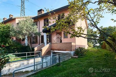VILLA A SCHIERA A ZELO BUON PERSICO