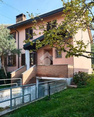 VILLA A SCHIERA A ZELO BUON PERSICO