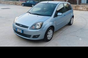FORD FIESTA 1.4 TDCI 68CV GHIA OK NEOPATENTATI 