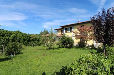 QUADRIFAMILIARE A SALASCO