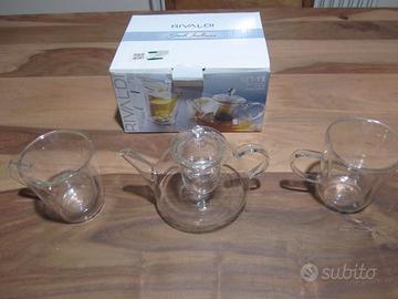 Set da te' x 2 in vetro soffiato .