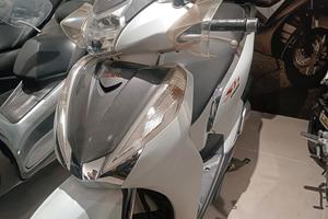 Honda SH 300 Sport
