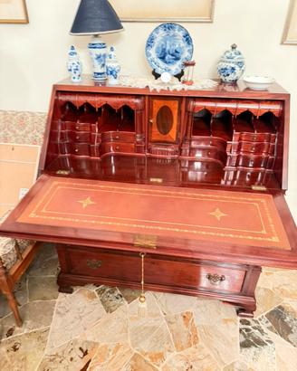 Mobile mogano con cassetti