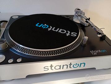 Coppia Giradischi dj Stanton T 60 e mixer Numark