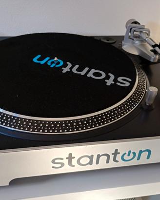 Coppia Giradischi dj Stanton T 60 e mixer Numark