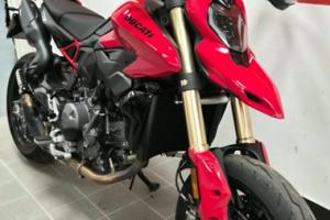 DUCATI Hypermotard V2 RED