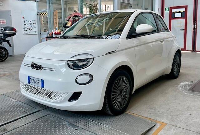 Fiat 500 500e Berlina 42 kWh Icon Autonomia 300 km