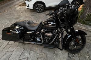 Harley Davidson street glide 114 SOLO 6900 km