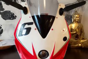Musata Aprilia rsv4 vetroresina