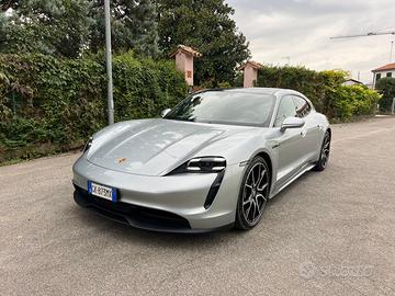 PORSCHE TAYCAN SPORT TURISMO