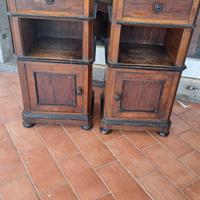 Comodini Umbertino in noce 
