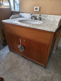 Mobile Bagno in Legno con Piano in Marmo Pregiato