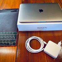 Apple MacBook Pro 13” 2019 quad-core i5 perfetto