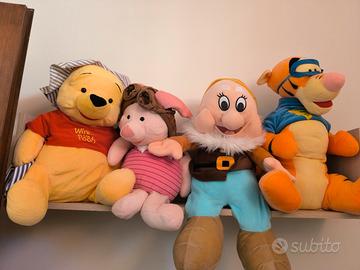 pupazzi misti grandi e piccoli 