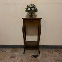 Comodino stile liberty