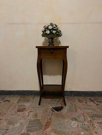 Comodino stile liberty