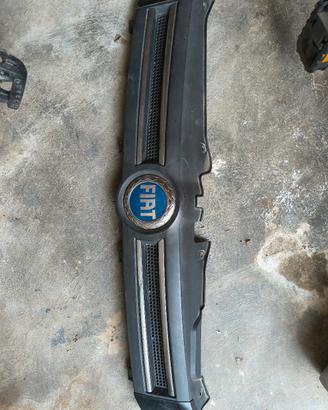 mascherina frontale fiat panda 2009 