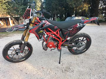 Suzuki Valenti N01 50 - 2015