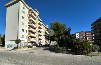 3 LOCALI A CROTONE