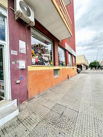 Locale commerciale con 6 vetrine fronte strada