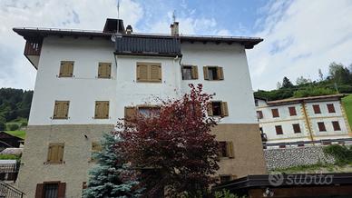 Porzione indipendente su più livelli con vista pa