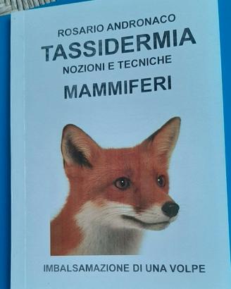 Libro di tassidermia imbalsamazione di una volpe