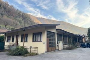 Immobile di 700 m² a Canzo