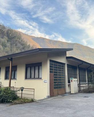 Immobile di 700 m² a Canzo