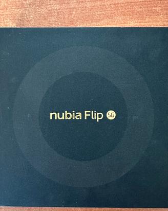 Nubia Flip 5G pieghevole