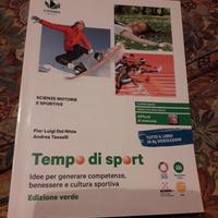 Tempo di sport. ISBN 978 88 577 9271 2
