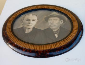 Antica cornice intarsiata