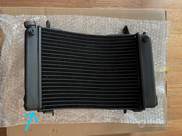 Radiatore Ktm 690smc 2014 (tappo valvola compreso)
