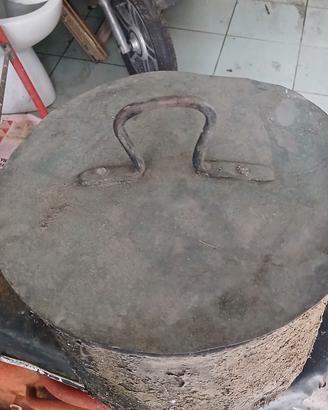 Pentola antica in rame, ideale per la preparazione