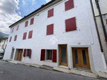 CASA SEMINDIPENDENTE A CISON DI VALMARINO