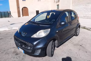 Peugeot 107 1.0 68CV 5 porte Active - 2011