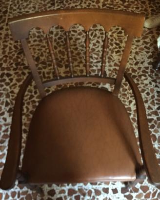 Poltroncina / sediea in legno