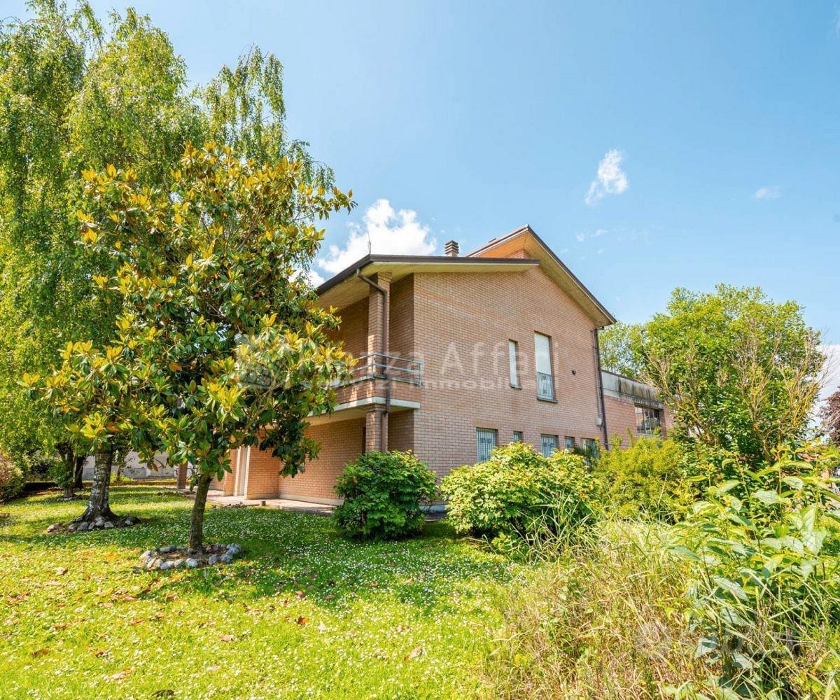 Casa con due appartamenti a schiera - Vista 2