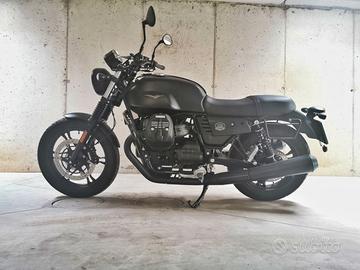 Moto Guzzi V7 III Stone