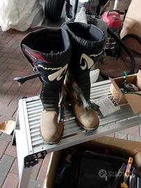 stivale forma da enduro